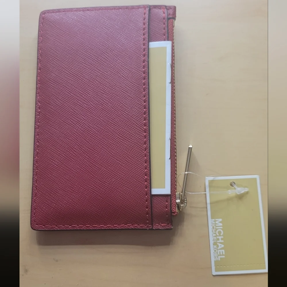 MK Jet Set Travel Wallet - Chili Red - Picture 3 of 5